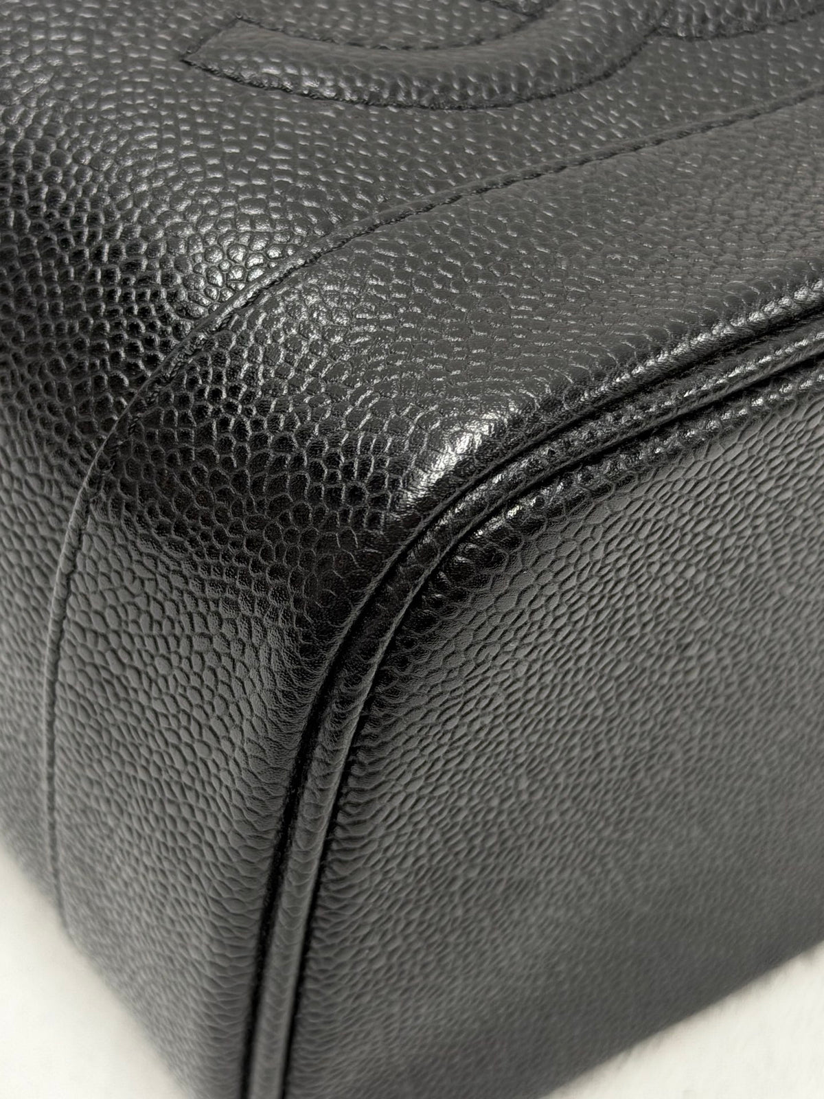 CHANEL Cavier Skin Vanity Case
