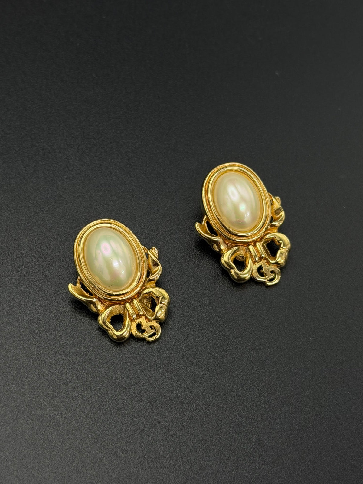 Christian Dior  Bow Ribbon Oval Faux Pearl Clip-On Earrings