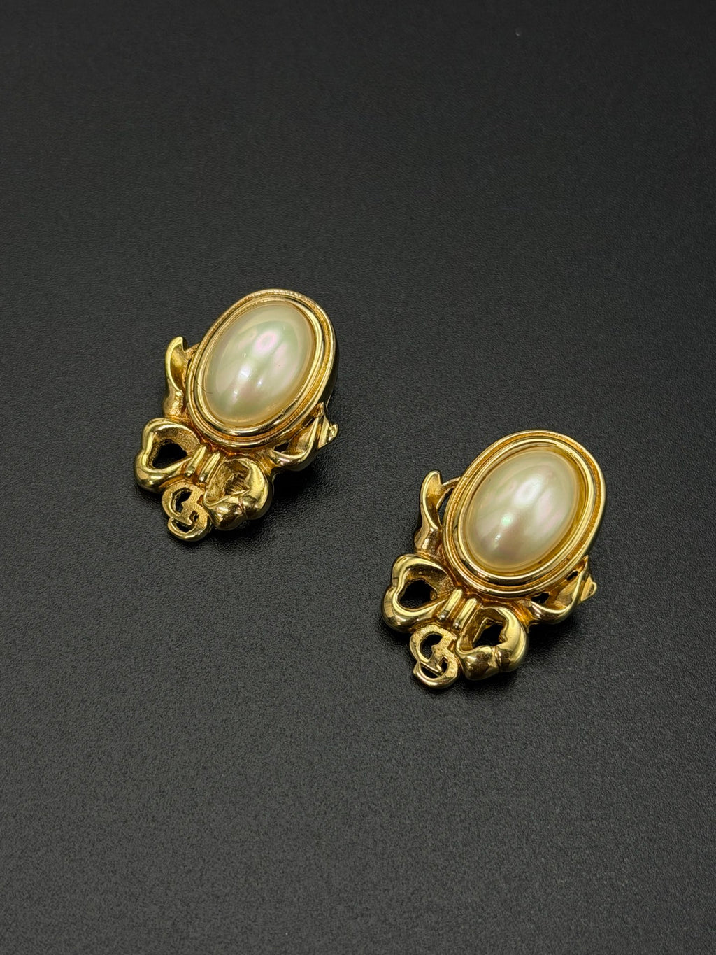 Christian Dior  Bow Ribbon Oval Faux Pearl Clip-On Earrings