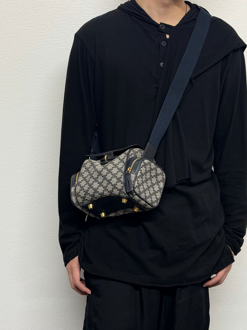 CELINE Triomphe Jacquard Canvas and Smooth Calfskin Side Zip Frame Shoulder Bag Black