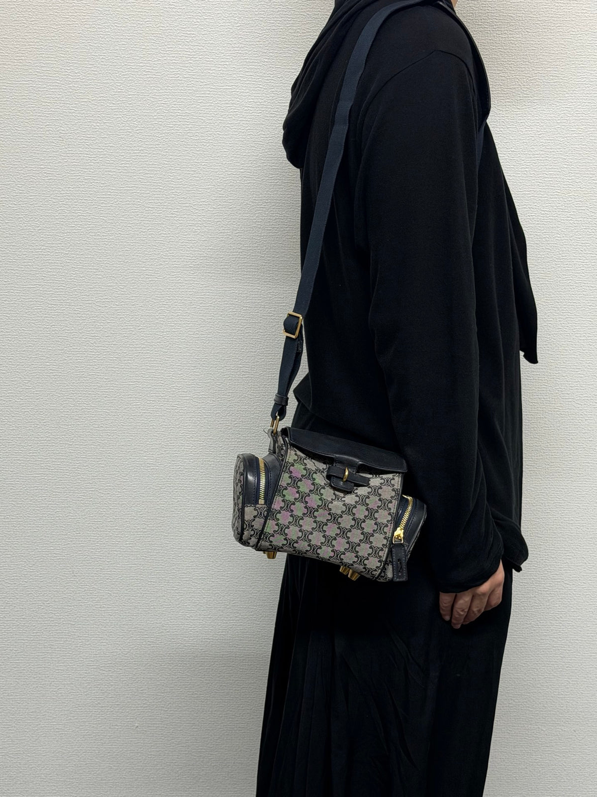 CELINE Triomphe Jacquard Canvas and Smooth Calfskin Side Zip Frame Shoulder Bag Black