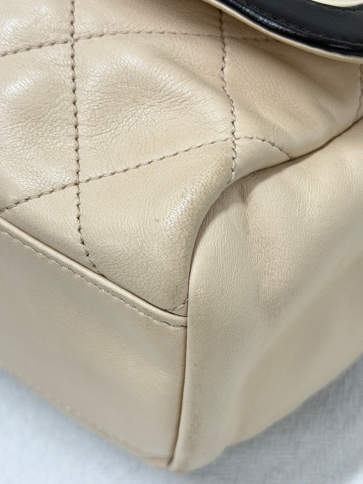 CHANEL  2.55 Reissue Quilted Lambskin Bicolor Flap Shoulder Bag