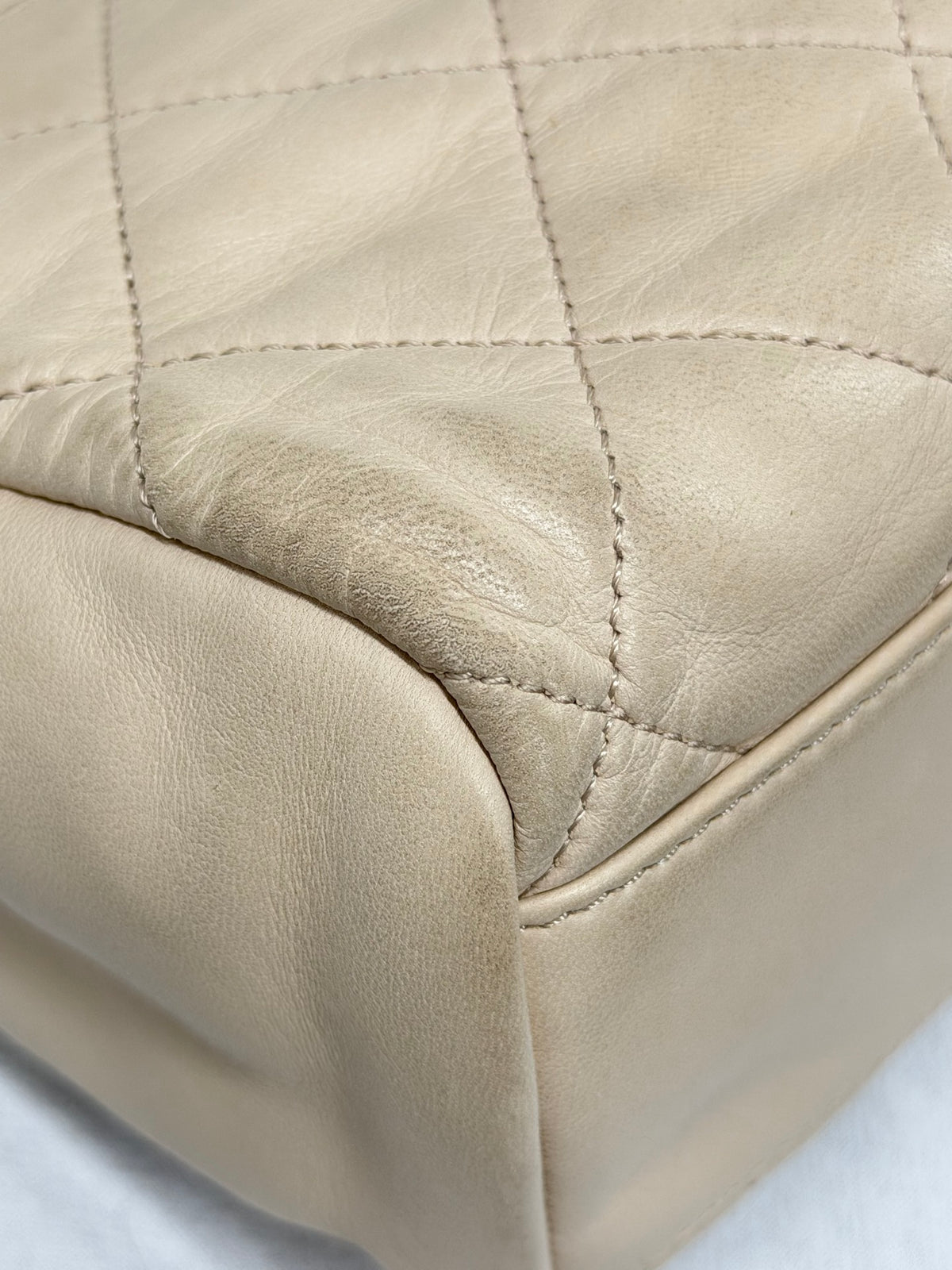 CHANEL  2.55 Reissue Quilted Lambskin Bicolor Flap Shoulder Bag