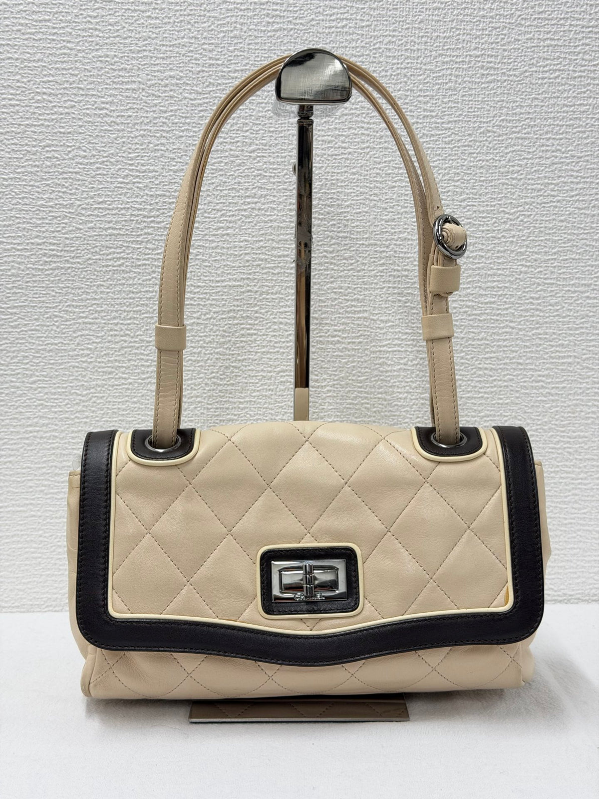 CHANEL  2.55 Reissue Quilted Lambskin Bicolor Flap Shoulder Bag