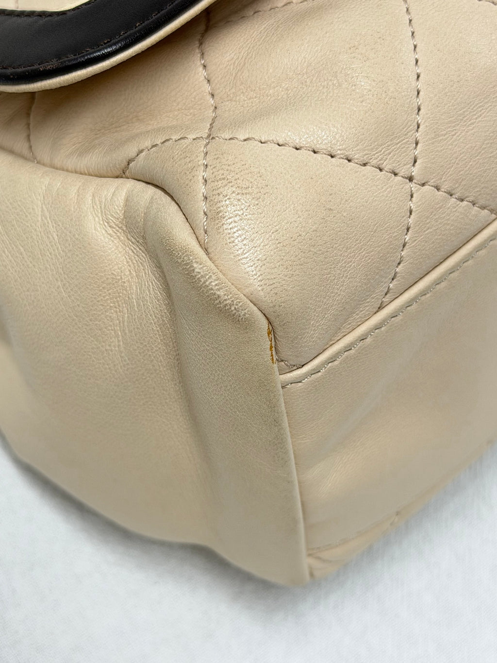 CHANEL  2.55 Reissue Quilted Lambskin Bicolor Flap Shoulder Bag