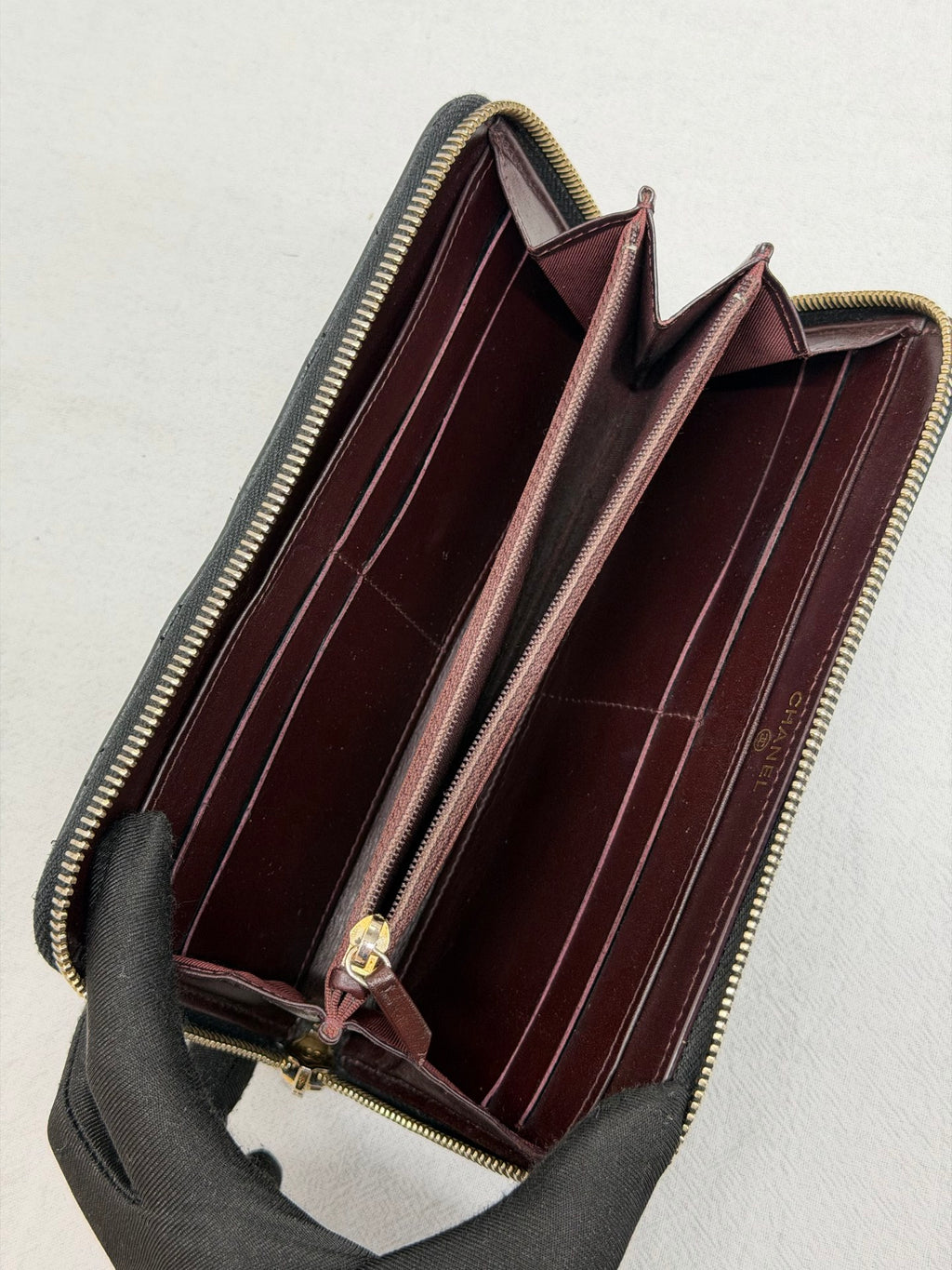 CHANEL  Classic Medium Zipped Wallet Caviar Skin Black Gold Hardware