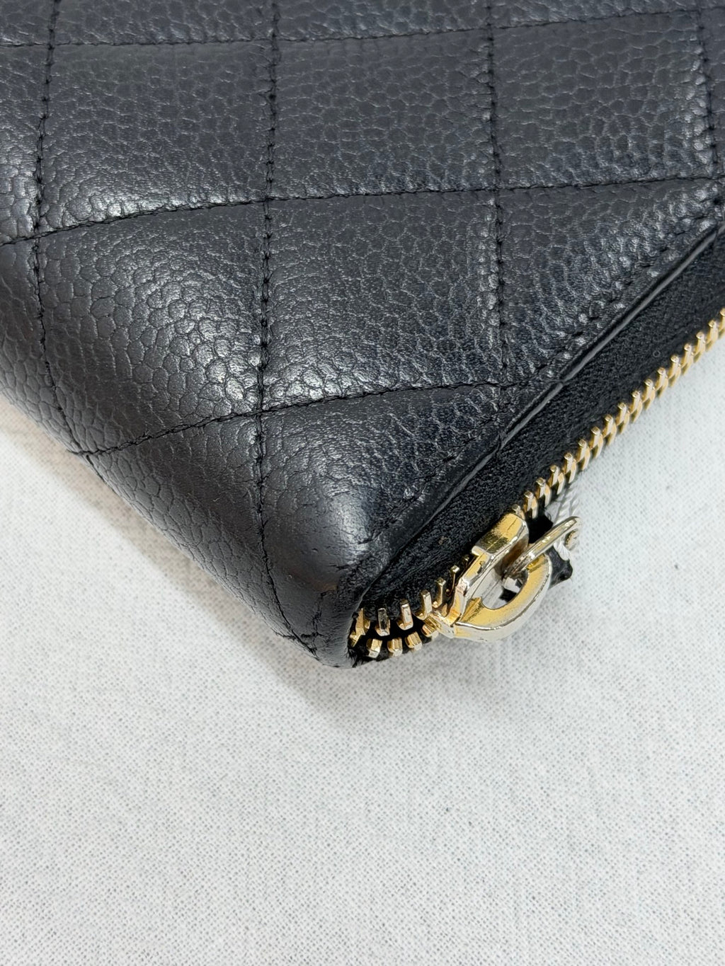 CHANEL  Classic Medium Zipped Wallet Caviar Skin Black Gold Hardware