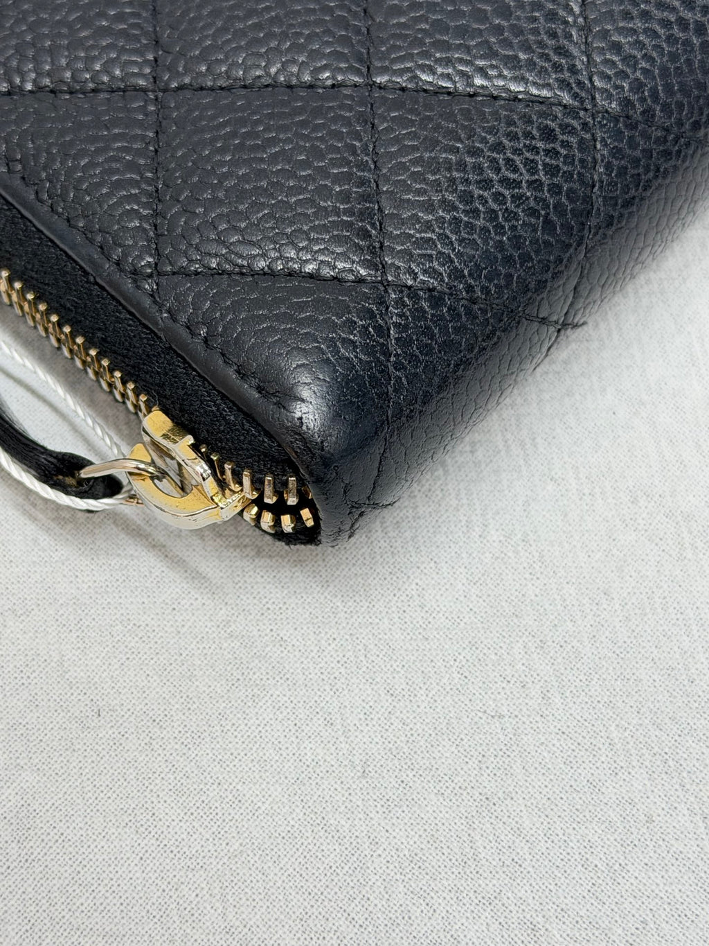 CHANEL  Classic Medium Zipped Wallet Caviar Skin Black Gold Hardware