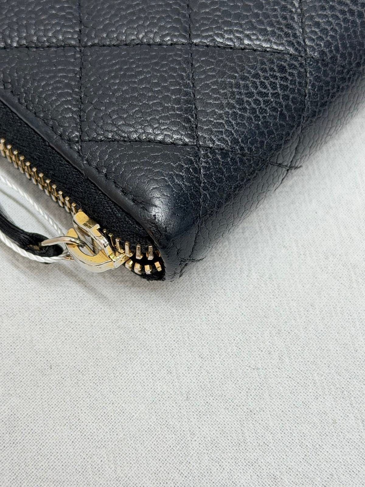 CHANEL  Classic Medium Zipped Wallet Caviar Skin Black Gold Hardware